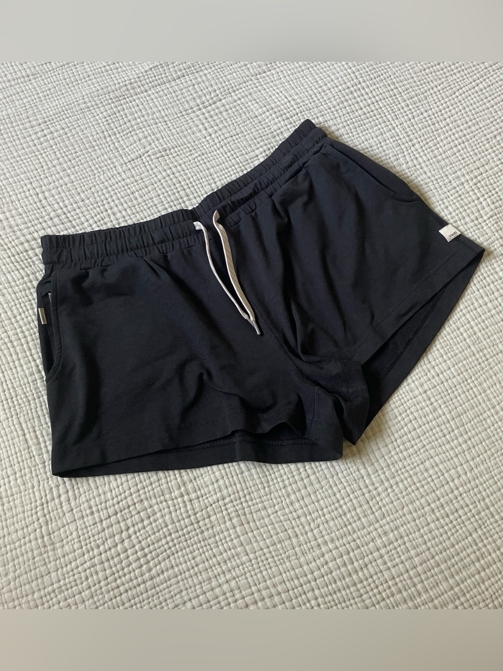 Vuori shorts with pockets